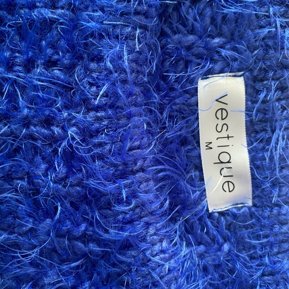 Vestique Blue Eyelash Sweater - Size (M) - Picture 3 of 4